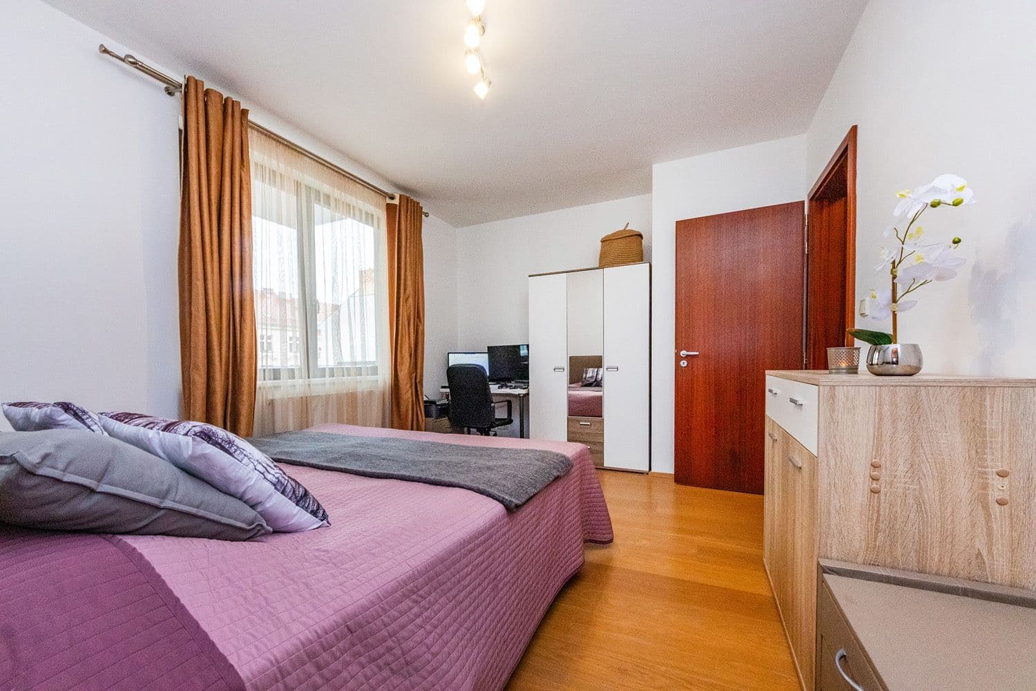 Predaj bytu 3-izbový 120 m², Jindřicha Plachty, Praha, Praha Predaj bytu 3-izbový 120 m², Jindřicha Plachty, Praha, Praha