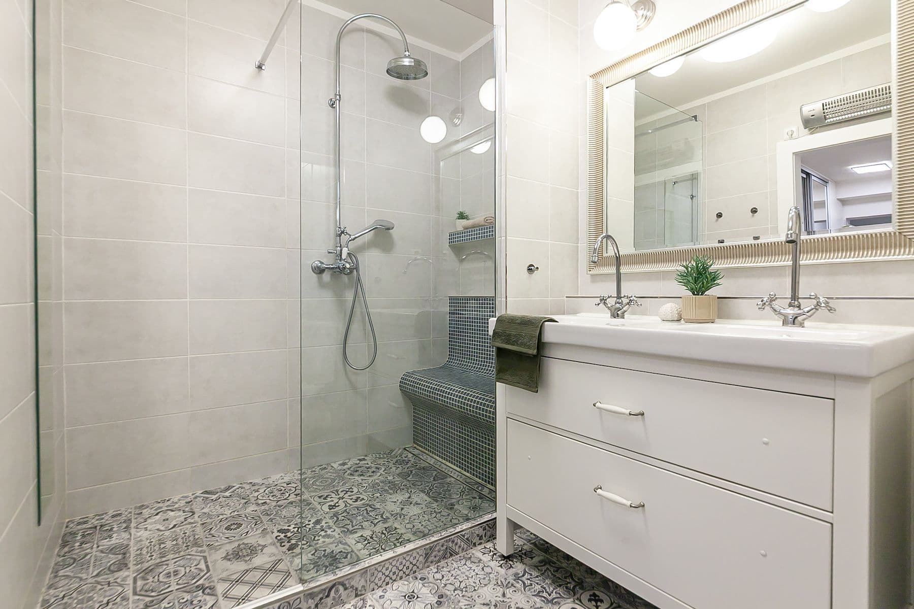 Predaj bytu 3-izbový 108 m², Bechyňská, Praha, Praha Predaj bytu 3-izbový 108 m², Bechyňská, Praha, Praha