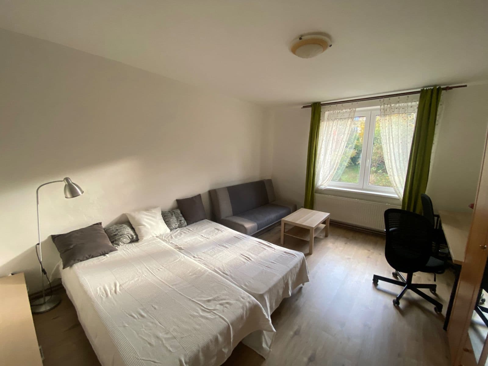Prenájom bytu 1-izbový 40 m², Buštěhradská, Praha, Praha Prenájom bytu 1-izbový 40 m², Buštěhradská, Praha, Praha