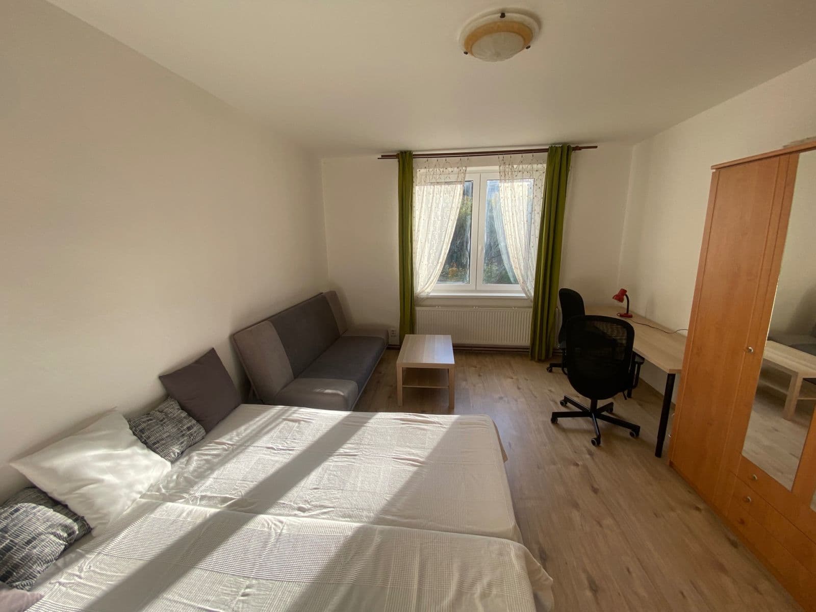 Prenájom bytu 1-izbový 40 m², Buštěhradská, Praha, Praha Prenájom bytu 1-izbový 40 m², Buštěhradská, Praha, Praha