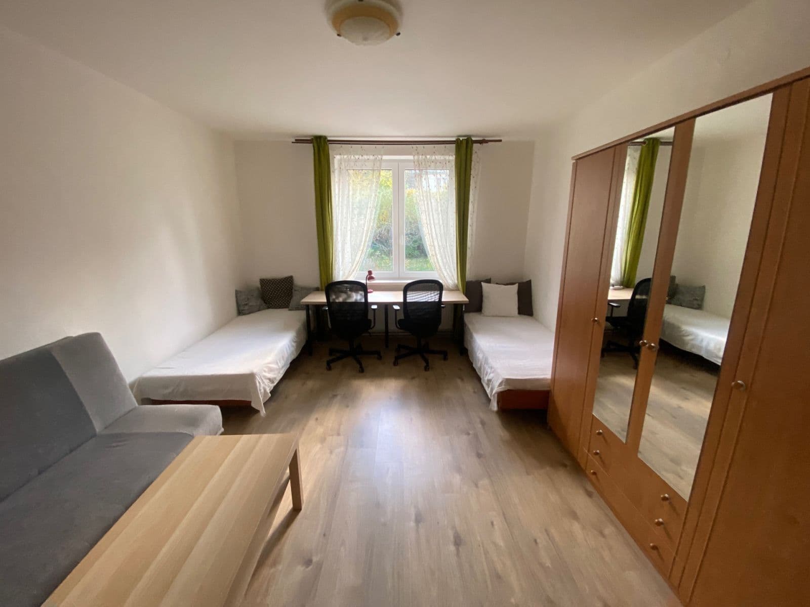 Prenájom bytu 1-izbový 40 m², Buštěhradská, Praha, Praha Prenájom bytu 1-izbový 40 m², Buštěhradská, Praha, Praha