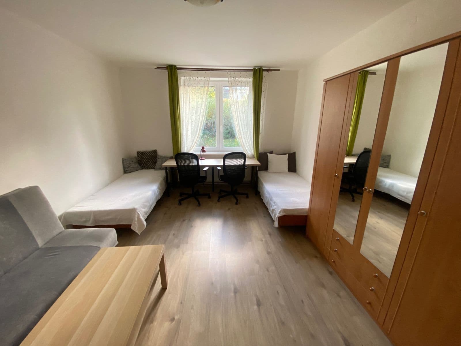 Prenájom bytu 1-izbový 40 m², Buštěhradská, Praha, Praha Prenájom bytu 1-izbový 40 m², Buštěhradská, Praha, Praha