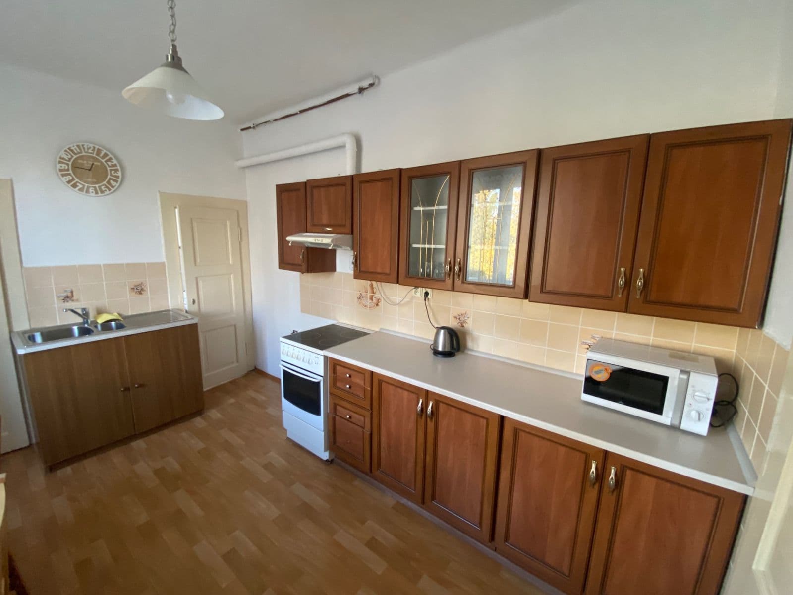 Prenájom bytu 1-izbový 40 m², Buštěhradská, Praha, Praha Prenájom bytu 1-izbový 40 m², Buštěhradská, Praha, Praha