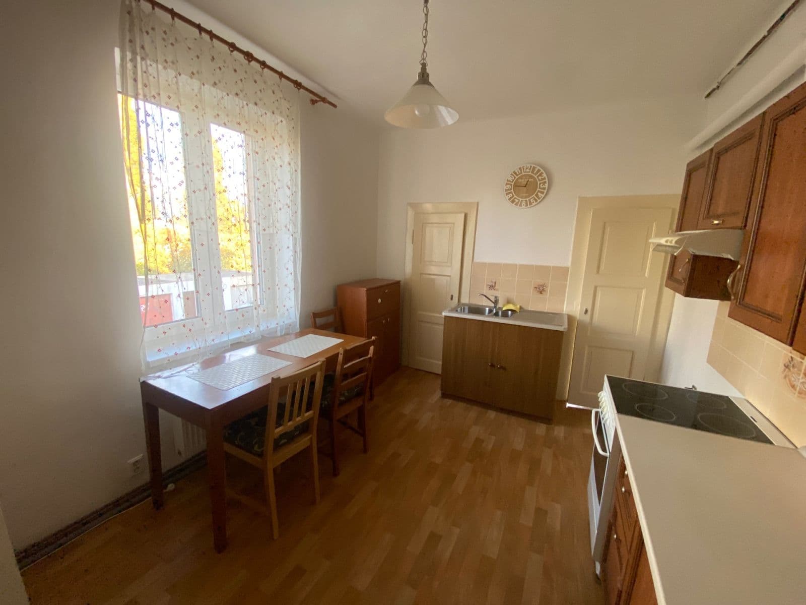 Prenájom bytu 1-izbový 40 m², Buštěhradská, Praha, Praha Prenájom bytu 1-izbový 40 m², Buštěhradská, Praha, Praha