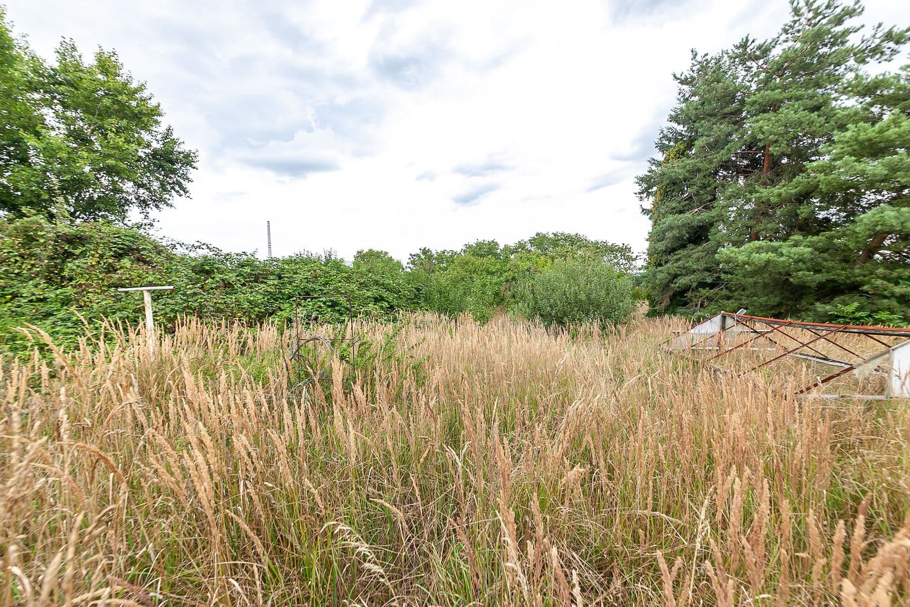 Predaj pozemku 3.823 m², Dolní Beřkovice, Středočeský kraj Predaj pozemku 3.823 m², Dolní Beřkovice, Středočeský kraj