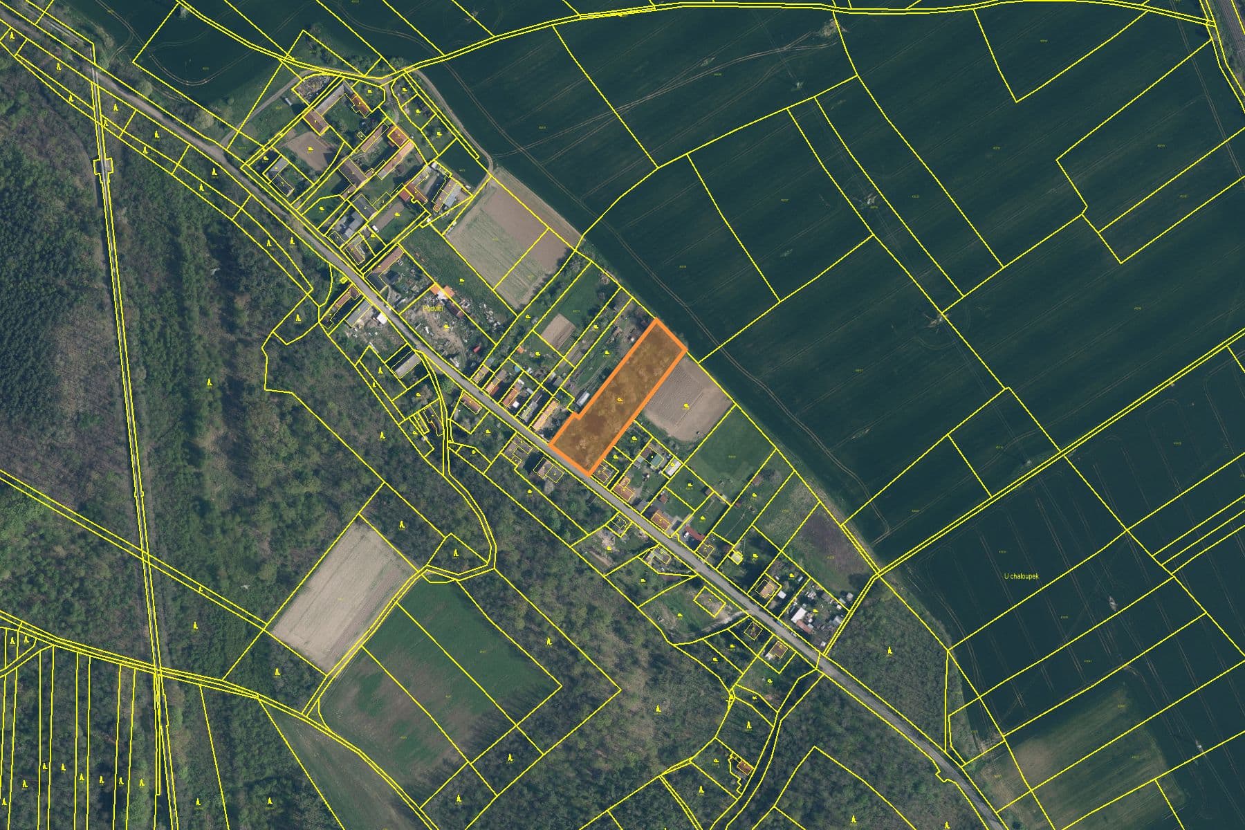 Predaj pozemku 3.823 m², Dolní Beřkovice, Středočeský kraj Predaj pozemku 3.823 m², Dolní Beřkovice, Středočeský kraj