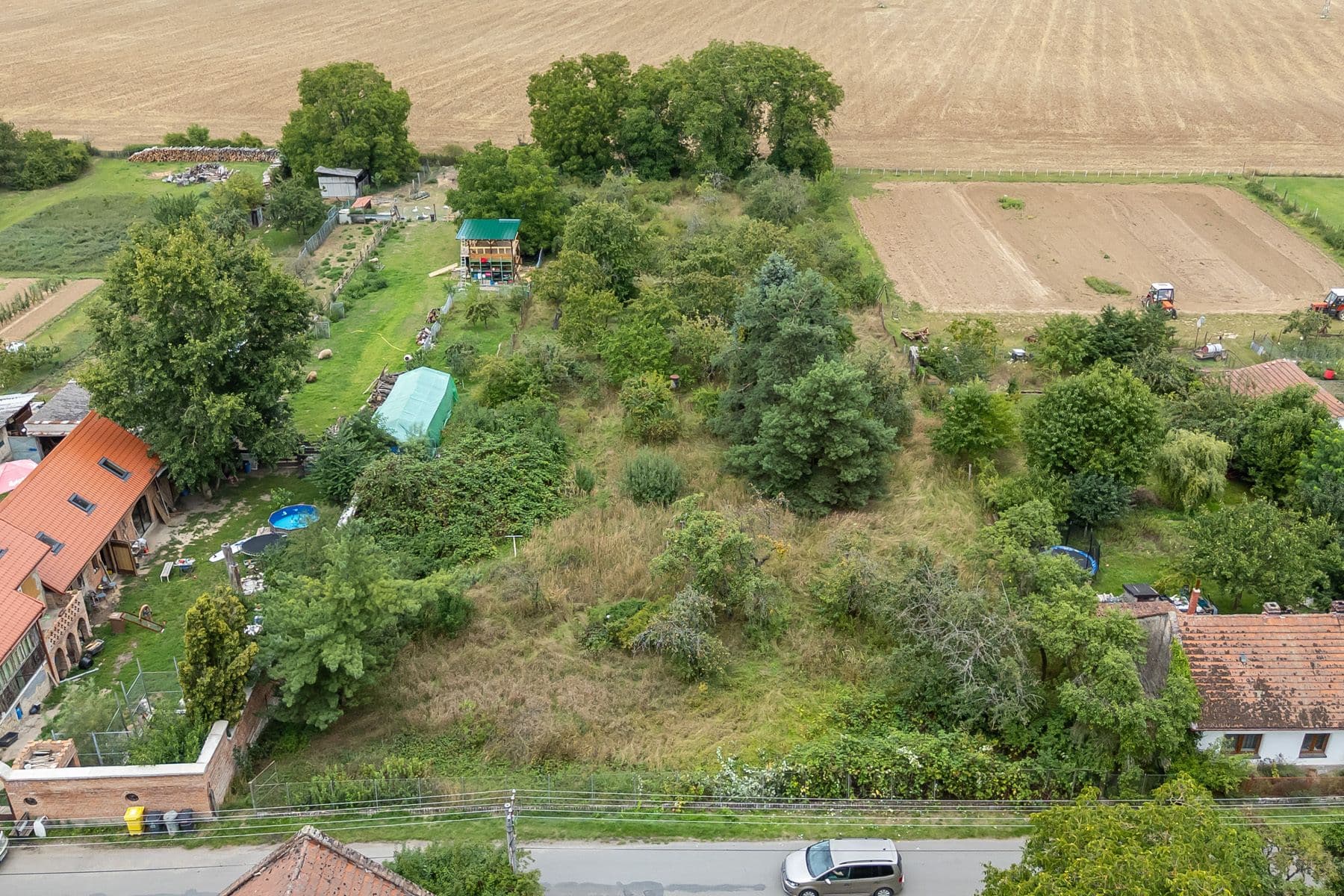 Predaj pozemku 3.823 m², Dolní Beřkovice, Středočeský kraj Predaj pozemku 3.823 m², Dolní Beřkovice, Středočeský kraj