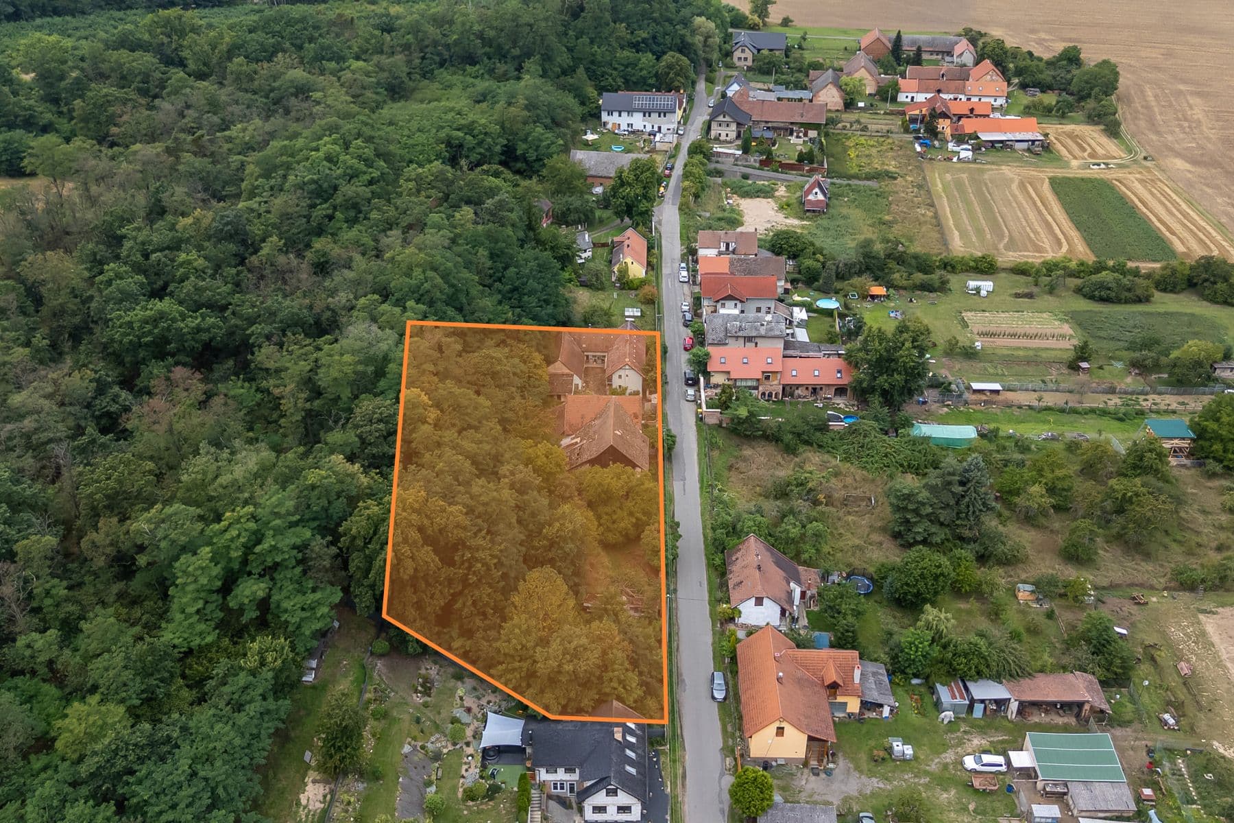 Predaj domu 200 m², pozemek 3.645 m², Dolní Beřkovice, Středočeský kraj Predaj domu 200 m², pozemek 3.645 m², Dolní Beřkovice, Středočeský kraj