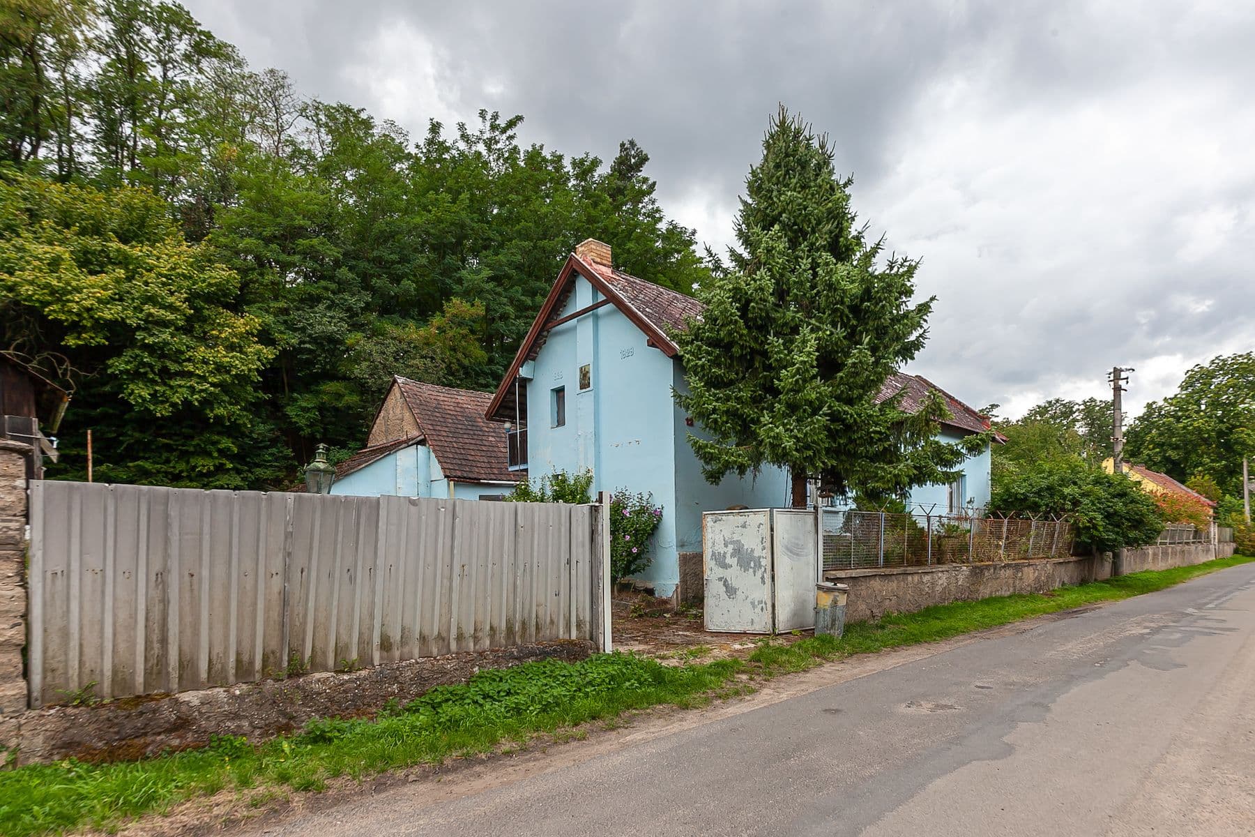 Predaj domu 200 m², pozemek 3.645 m², Dolní Beřkovice, Středočeský kraj Predaj domu 200 m², pozemek 3.645 m², Dolní Beřkovice, Středočeský kraj