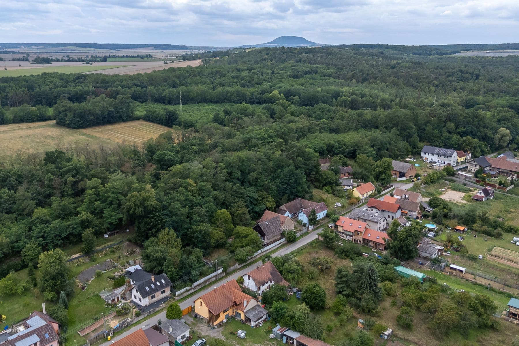 Predaj rekreačného objektu 200 m², pozemek 3.645 m², Dolní Beřkovice, Středočeský kraj Predaj rekreačného objektu 200 m², pozemek 3.645 m², Dolní Beřkovice, Středočeský kraj