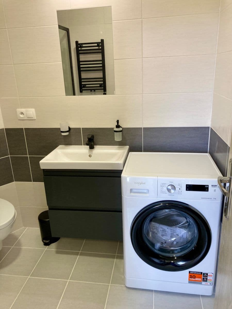 Predaj bytu 3-izbový 75 m², Dlouhá, Karlovy Vary, Karlovarský kraj Predaj bytu 3-izbový 75 m², Dlouhá, Karlovy Vary, Karlovarský kraj