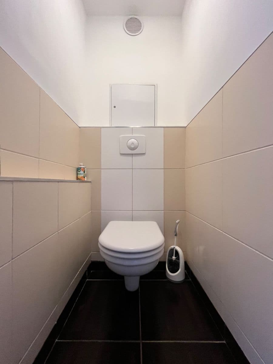 Predaj bytu 3-izbový 81 m², U Jezera, Praha, Praha Predaj bytu 3-izbový 81 m², U Jezera, Praha, Praha