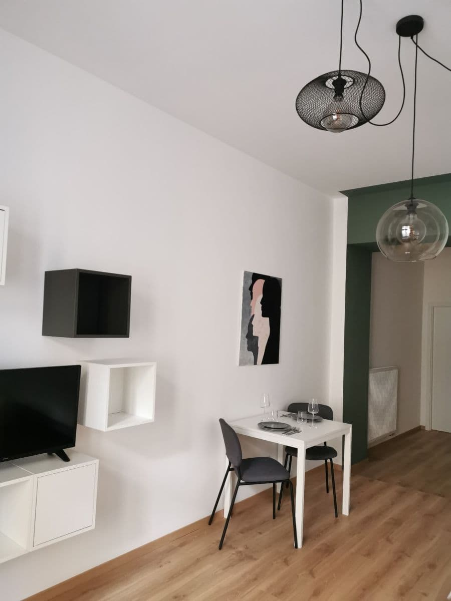 Predaj bytu 1-izbový 37 m², Pivovarská, Praha, Praha Predaj bytu 1-izbový 37 m², Pivovarská, Praha, Praha