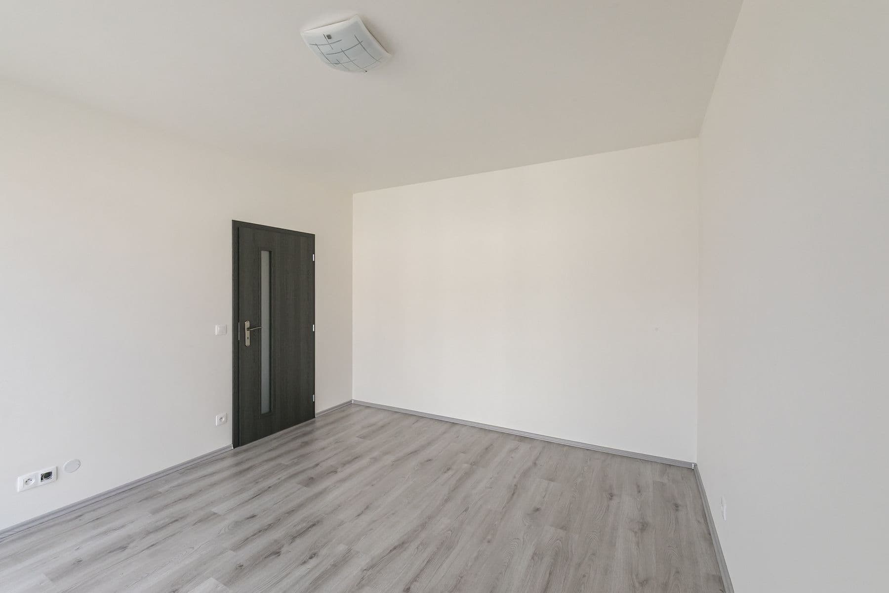 Predaj bytu 2-izbový 58 m², Uhlířské Janovice, Středočeský kraj Predaj bytu 2-izbový 58 m², Uhlířské Janovice, Středočeský kraj