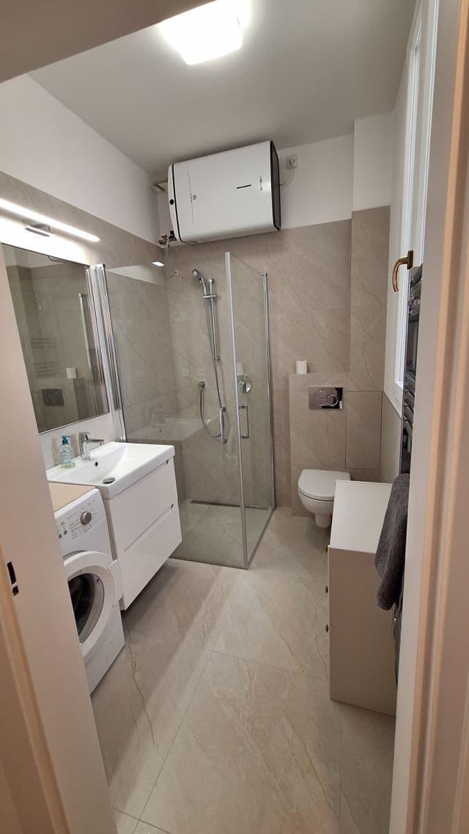 Prenájom bytu 1-izbový 32 m², Kodaňská, Praha, Praha Prenájom bytu 1-izbový 32 m², Kodaňská, Praha, Praha