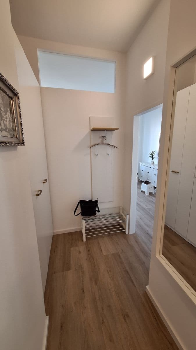 Prenájom bytu 1-izbový 32 m², Kodaňská, Praha, Praha Prenájom bytu 1-izbový 32 m², Kodaňská, Praha, Praha