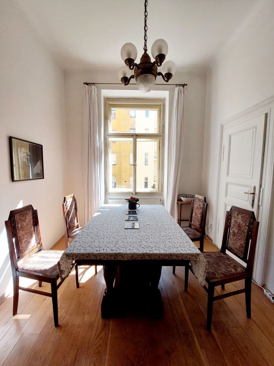 Prenájom bytu 84 m², Mánesova, Praha, Praha Prenájom bytu 84 m², Mánesova, Praha, Praha