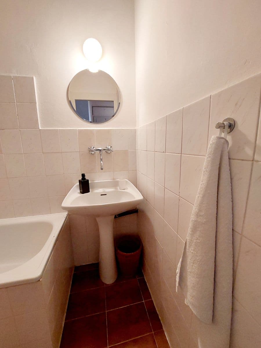 Prenájom bytu 84 m², Mánesova, Praha, Praha Prenájom bytu 84 m², Mánesova, Praha, Praha
