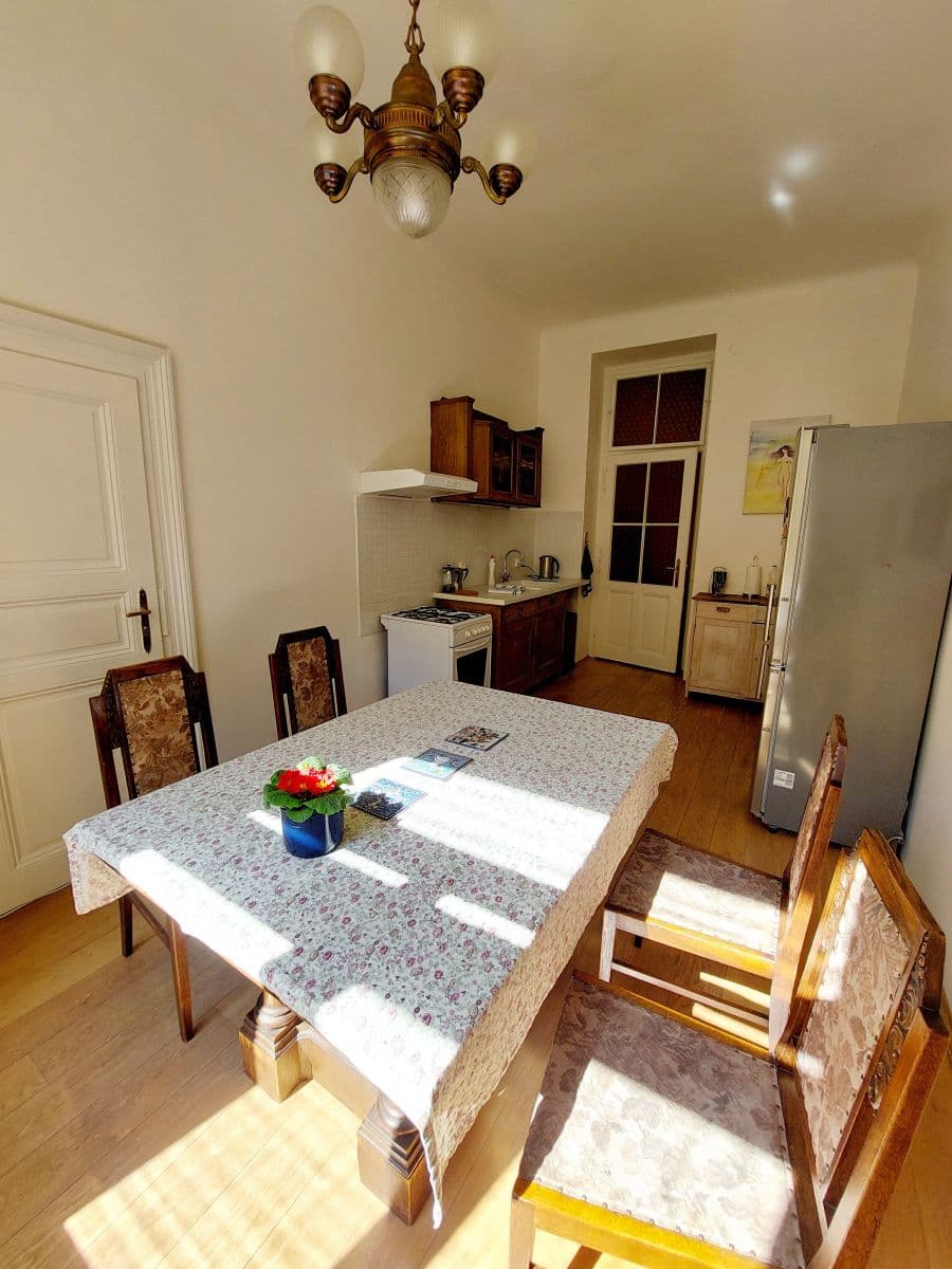Prenájom bytu 84 m², Mánesova, Praha, Praha Prenájom bytu 84 m², Mánesova, Praha, Praha