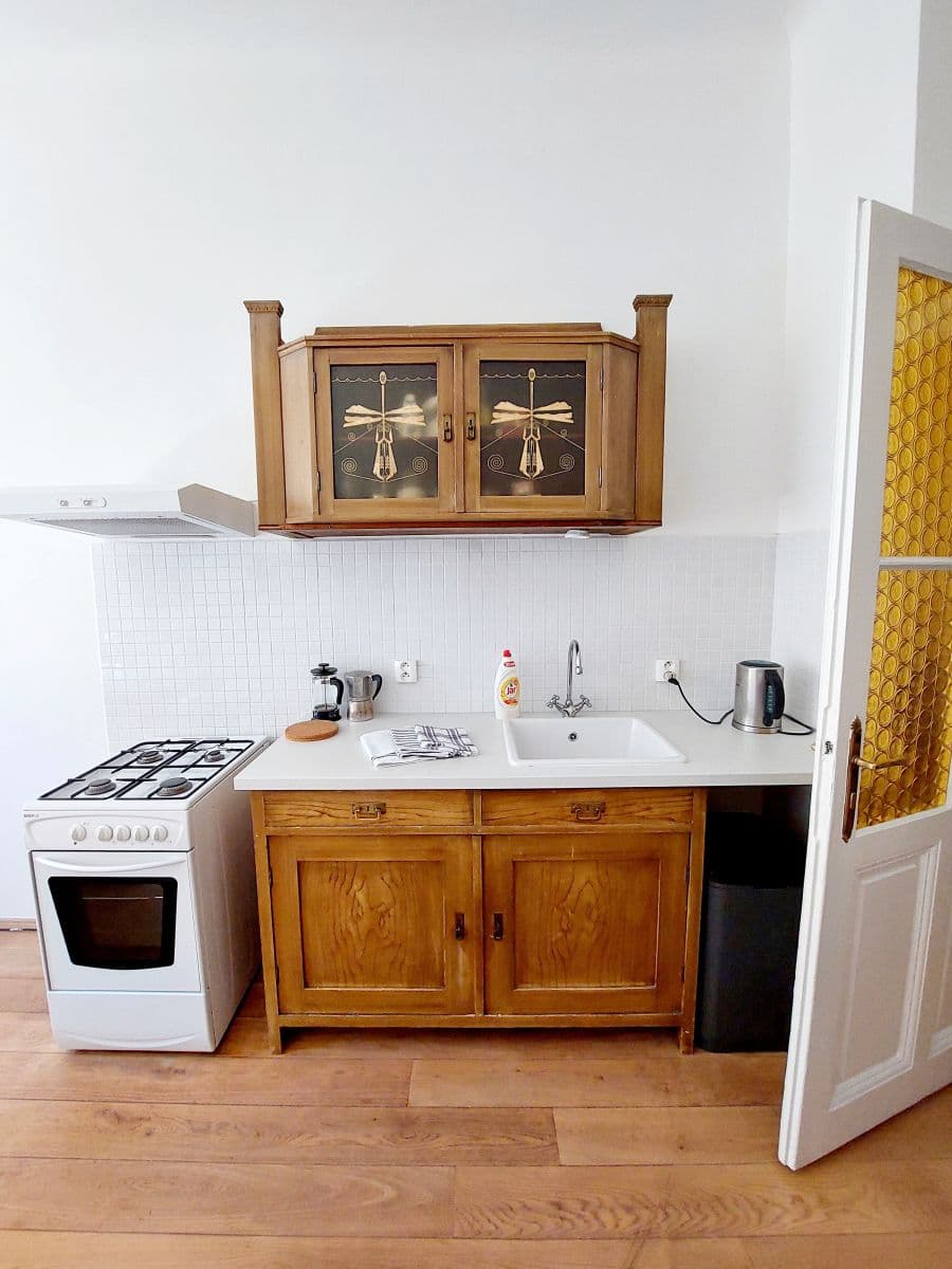Prenájom bytu 84 m², Mánesova, Praha, Praha Prenájom bytu 84 m², Mánesova, Praha, Praha