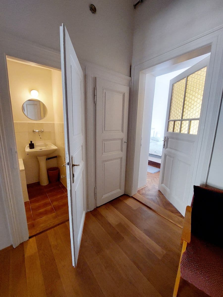 Prenájom bytu 84 m², Mánesova, Praha, Praha Prenájom bytu 84 m², Mánesova, Praha, Praha