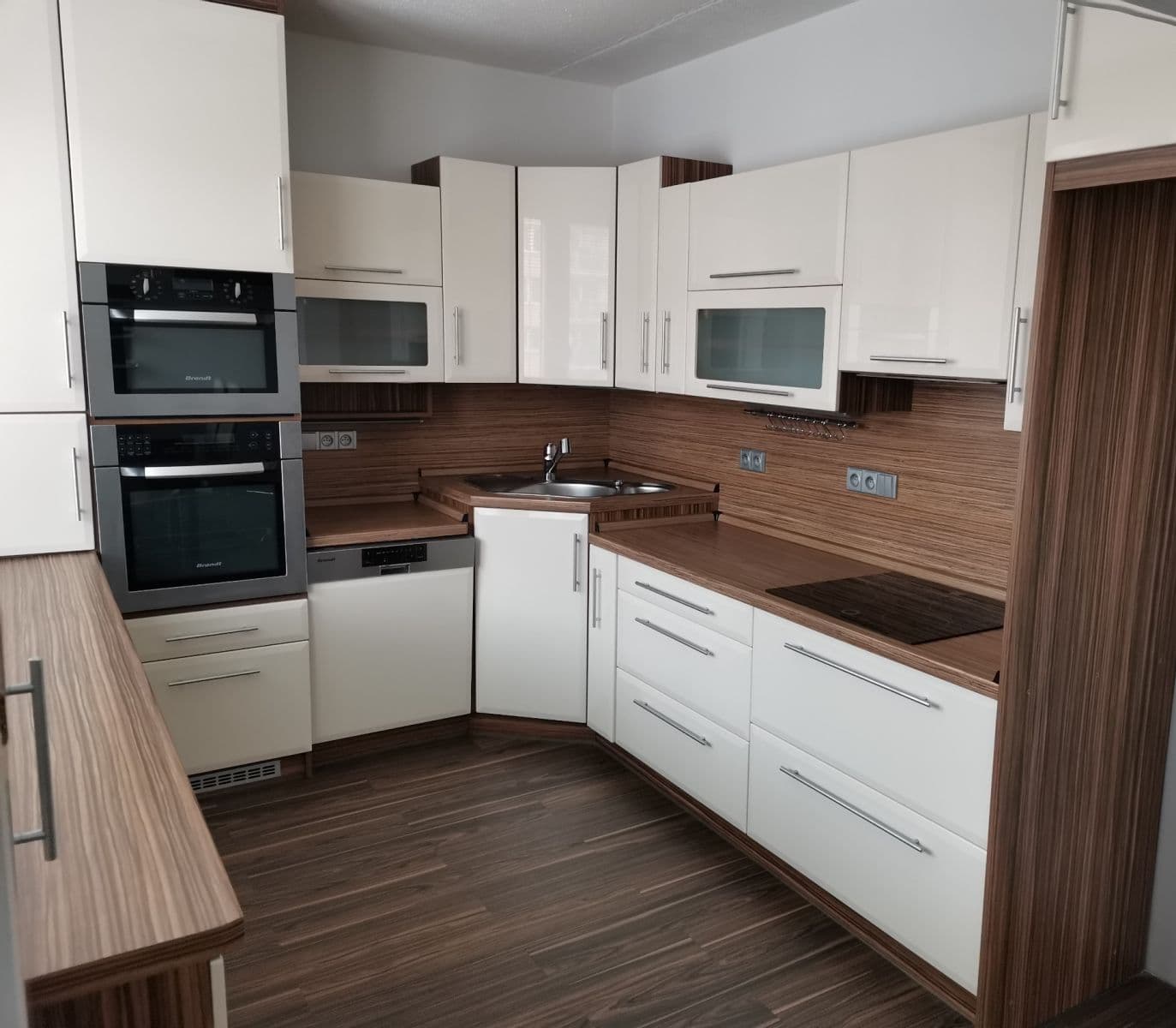 Prenájom bytu 3-izbový 74 m², Gen. Svobody, Třebíč, Kraj Vysočina Prenájom bytu 3-izbový 74 m², Gen. Svobody, Třebíč, Kraj Vysočina