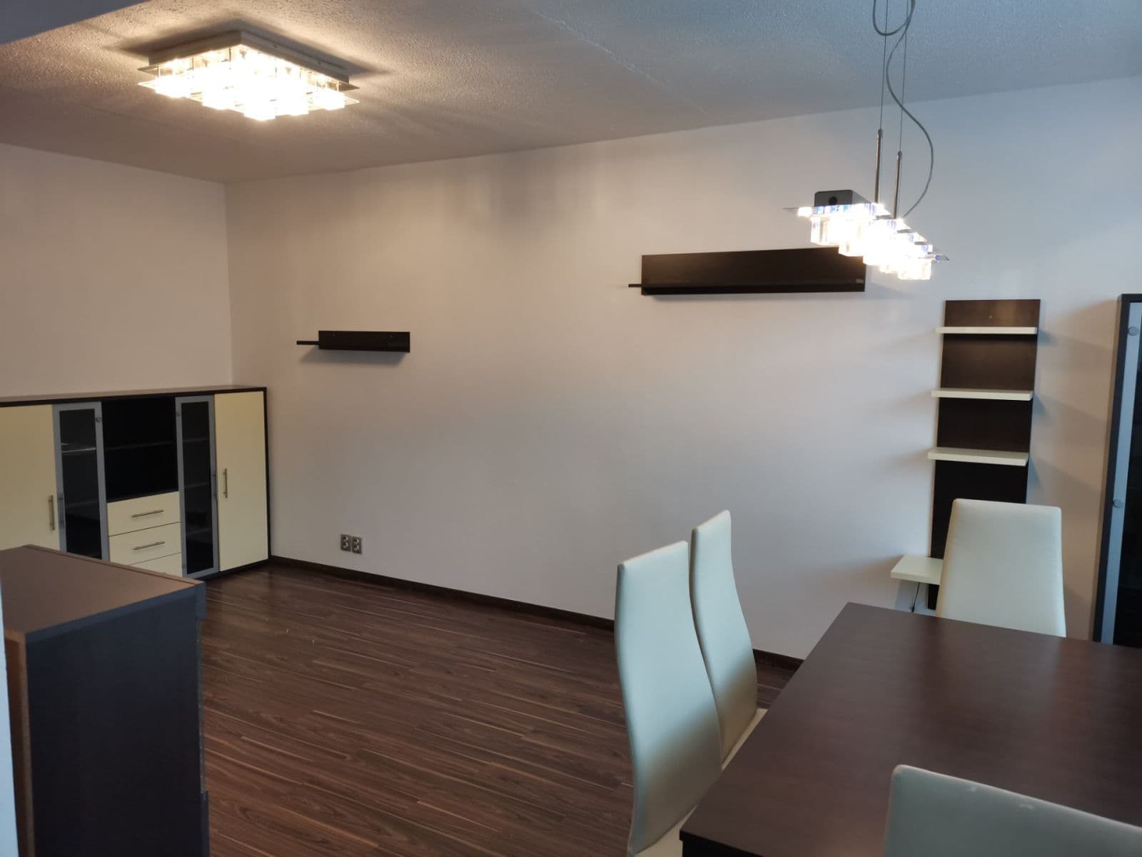 Prenájom bytu 3-izbový 74 m², Gen. Svobody, Třebíč, Kraj Vysočina Prenájom bytu 3-izbový 74 m², Gen. Svobody, Třebíč, Kraj Vysočina