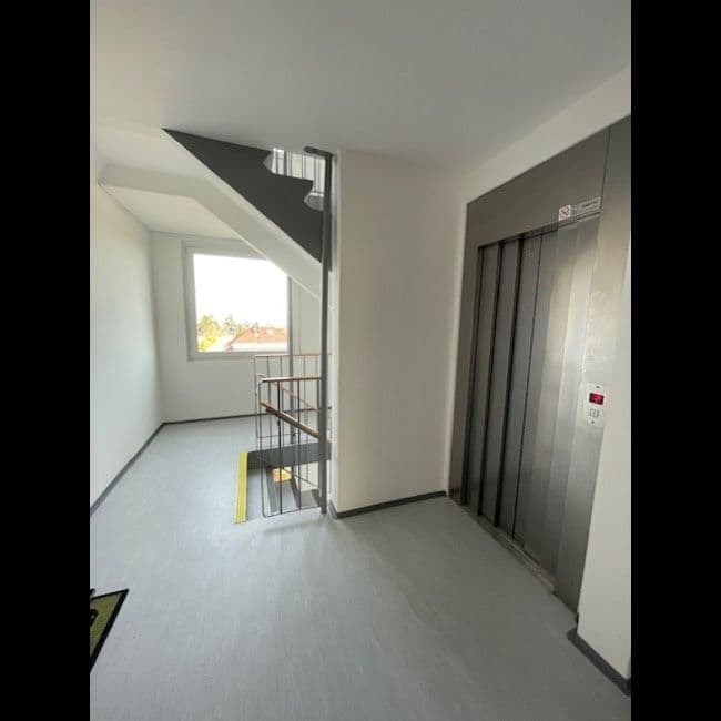Prenájom bytu 1-izbový 33 m², Běchorská, Praha, Praha Prenájom bytu 1-izbový 33 m², Běchorská, Praha, Praha