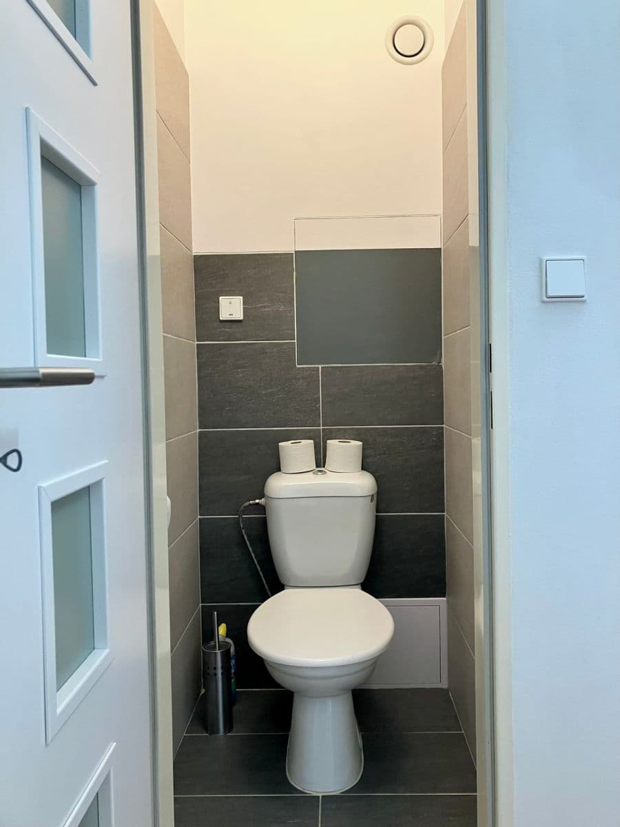 Prenájom bytu 3-izbový 56 m², U Remízku, Hořovice, Středočeský kraj Prenájom bytu 3-izbový 56 m², U Remízku, Hořovice, Středočeský kraj