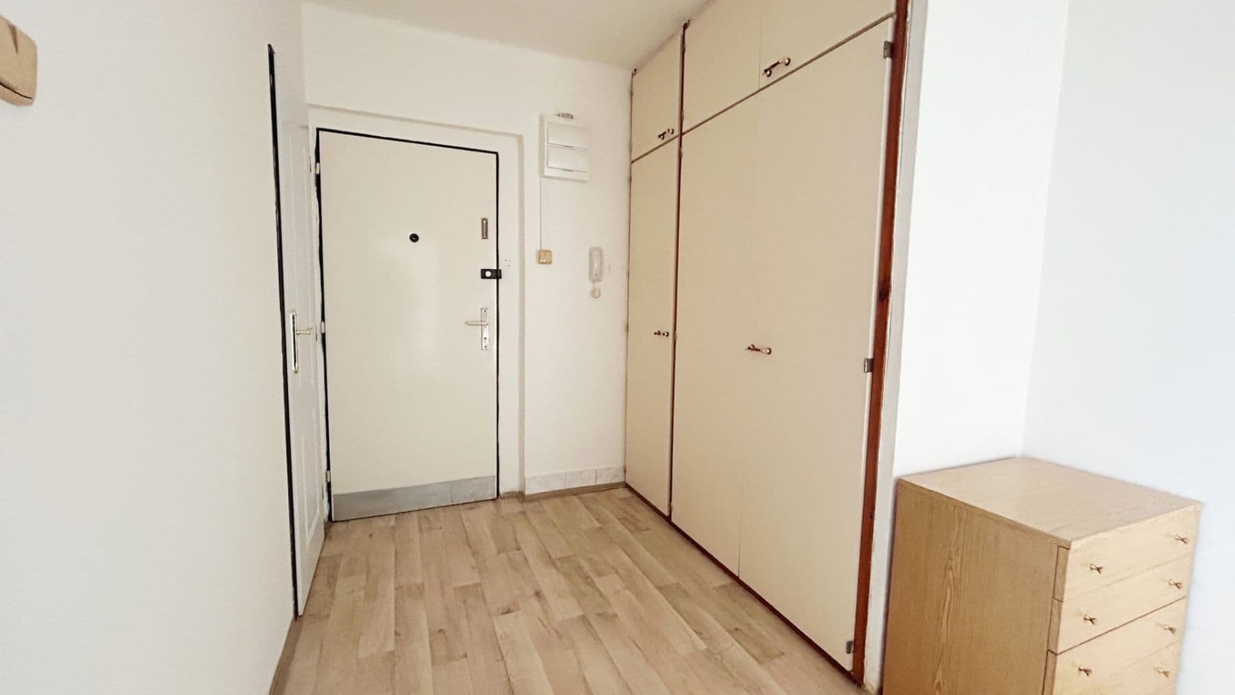 Prenájom bytu 2-izbový 53 m², Rimavské Soboty, Kolín, Středočeský kraj Prenájom bytu 2-izbový 53 m², Rimavské Soboty, Kolín, Středočeský kraj