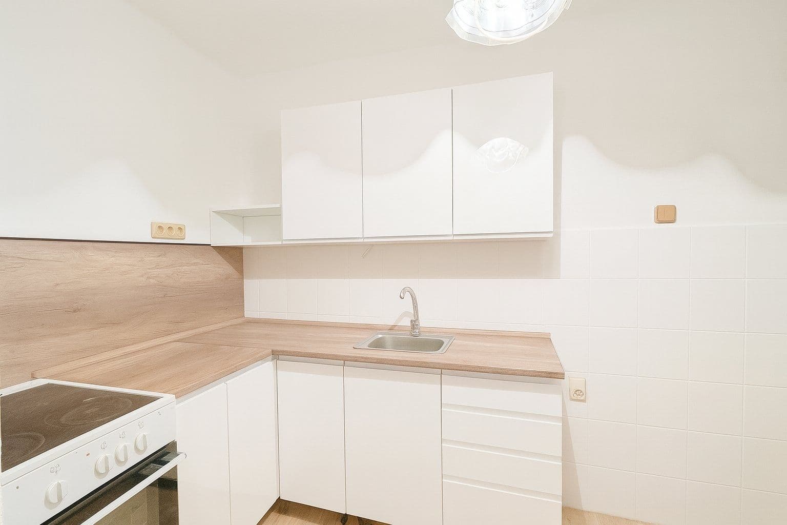 Prenájom bytu 2-izbový 53 m², Rimavské Soboty, Kolín, Středočeský kraj Prenájom bytu 2-izbový 53 m², Rimavské Soboty, Kolín, Středočeský kraj