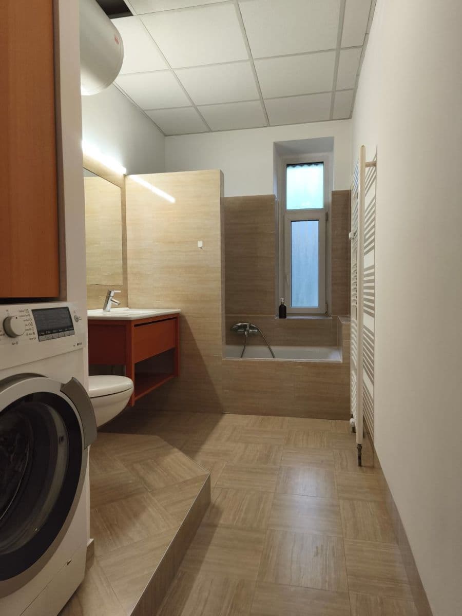 Prenájom bytu 2-izbový 64 m², Nové Mesto, Bratislavský kraj Prenájom bytu 2-izbový 64 m², Nové Mesto, Bratislavský kraj