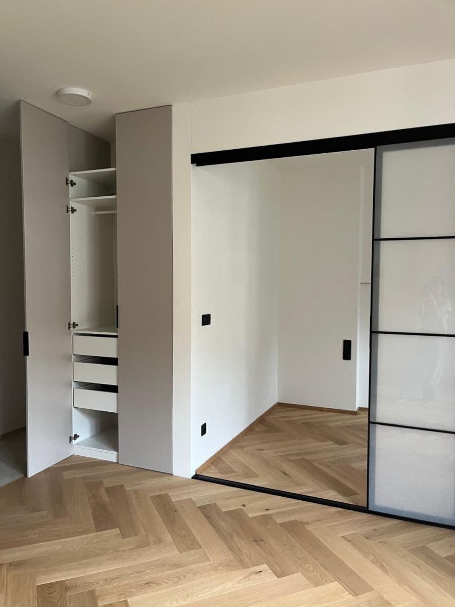 Prenájom bytu 2-izbový 37 m², Kutnauerovo náměstí, Praha, Praha Prenájom bytu 2-izbový 37 m², Kutnauerovo náměstí, Praha, Praha