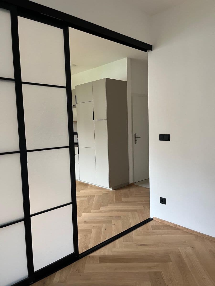 Prenájom bytu 2-izbový 37 m², Kutnauerovo náměstí, Praha, Praha Prenájom bytu 2-izbový 37 m², Kutnauerovo náměstí, Praha, Praha