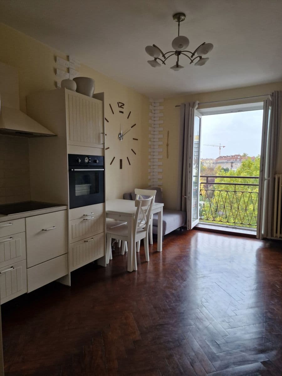 Prenájom bytu 3-izbový 53 m², Na Hroudě, Praha, Praha Prenájom bytu 3-izbový 53 m², Na Hroudě, Praha, Praha