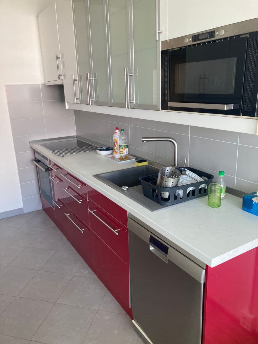 Prenájom bytu 3-izbový 100 m², U Jezera, Praha, Praha Prenájom bytu 3-izbový 100 m², U Jezera, Praha, Praha