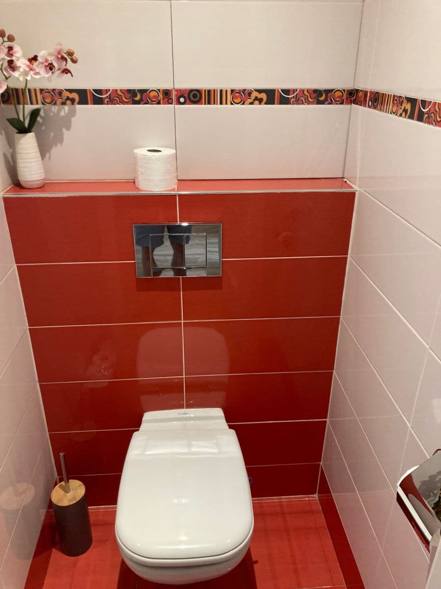 Prenájom bytu 3-izbový 100 m², U Jezera, Praha, Praha Prenájom bytu 3-izbový 100 m², U Jezera, Praha, Praha