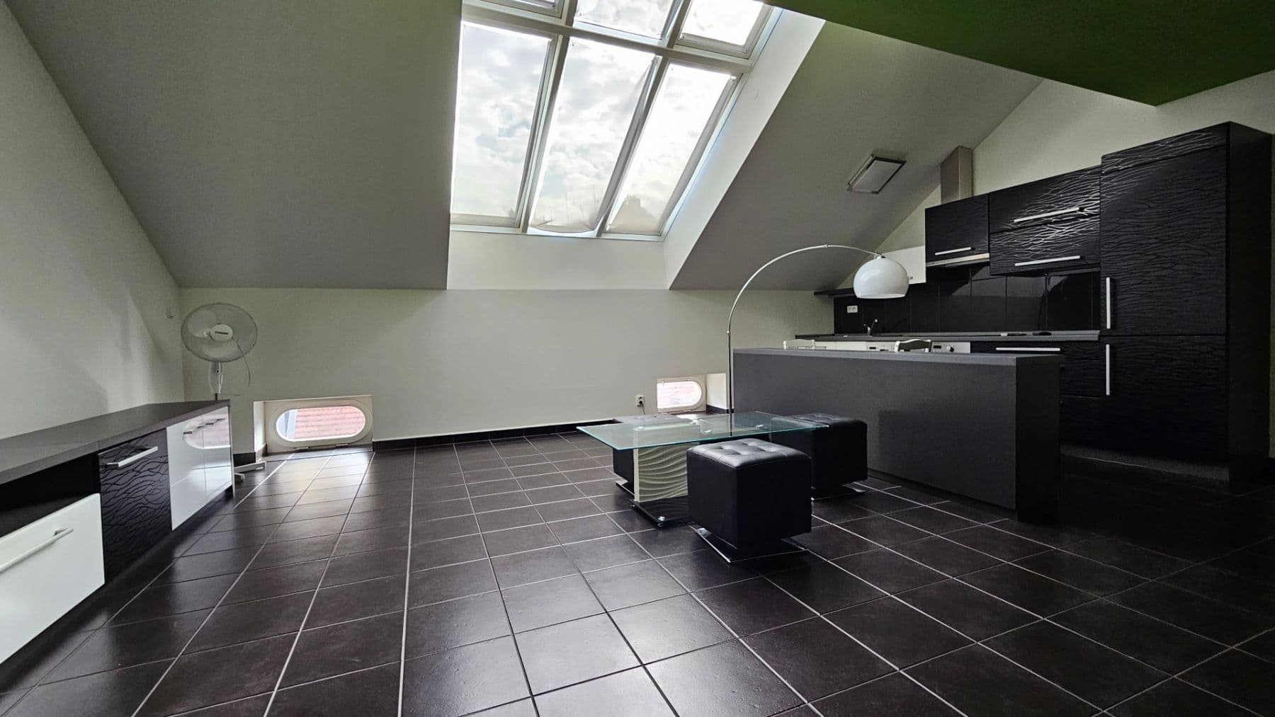 Prenájom bytu 2-izbový 82 m², Myslíkova, Praha, Praha Prenájom bytu 2-izbový 82 m², Myslíkova, Praha, Praha