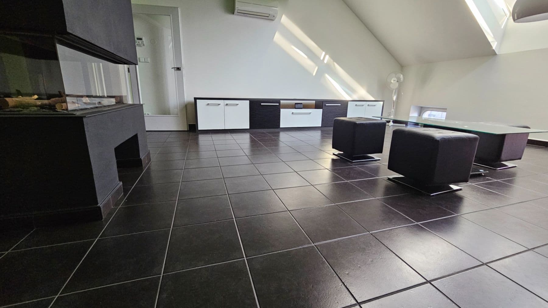 Prenájom bytu 2-izbový 82 m², Myslíkova, Praha, Praha Prenájom bytu 2-izbový 82 m², Myslíkova, Praha, Praha