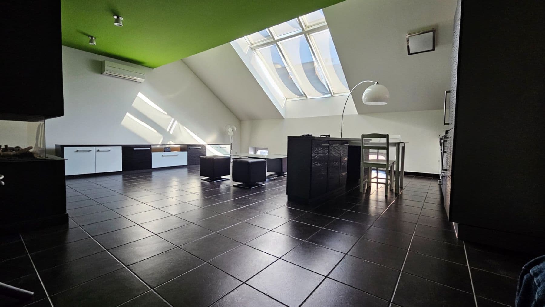 Prenájom bytu 2-izbový 82 m², Myslíkova, Praha, Praha Prenájom bytu 2-izbový 82 m², Myslíkova, Praha, Praha