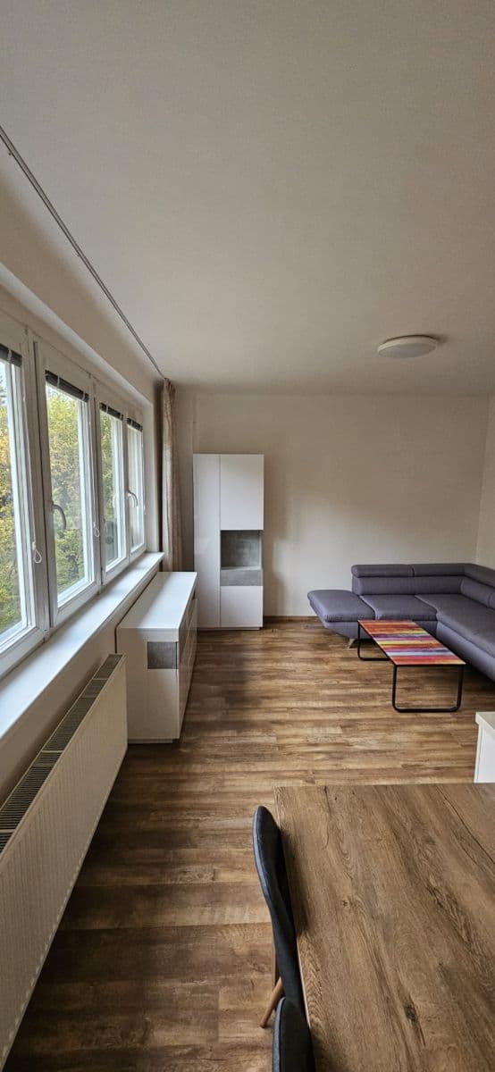 Prenájom bytu 2-izbový 45 m², Humpolecká, Praha, Praha Prenájom bytu 2-izbový 45 m², Humpolecká, Praha, Praha