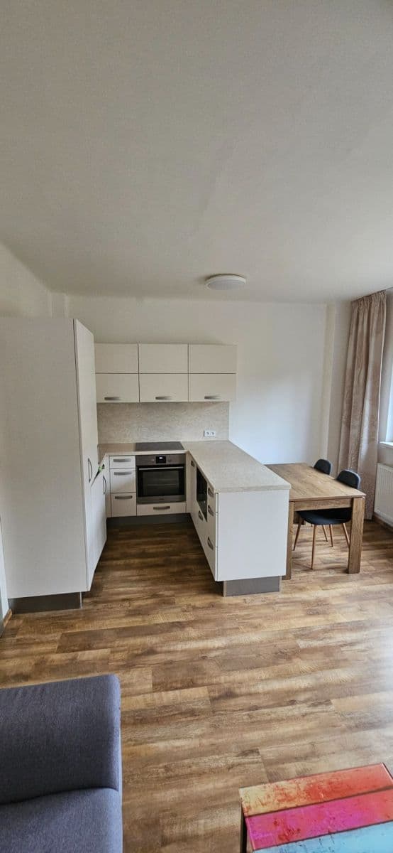 Prenájom bytu 2-izbový 45 m², Humpolecká, Praha, Praha Prenájom bytu 2-izbový 45 m², Humpolecká, Praha, Praha