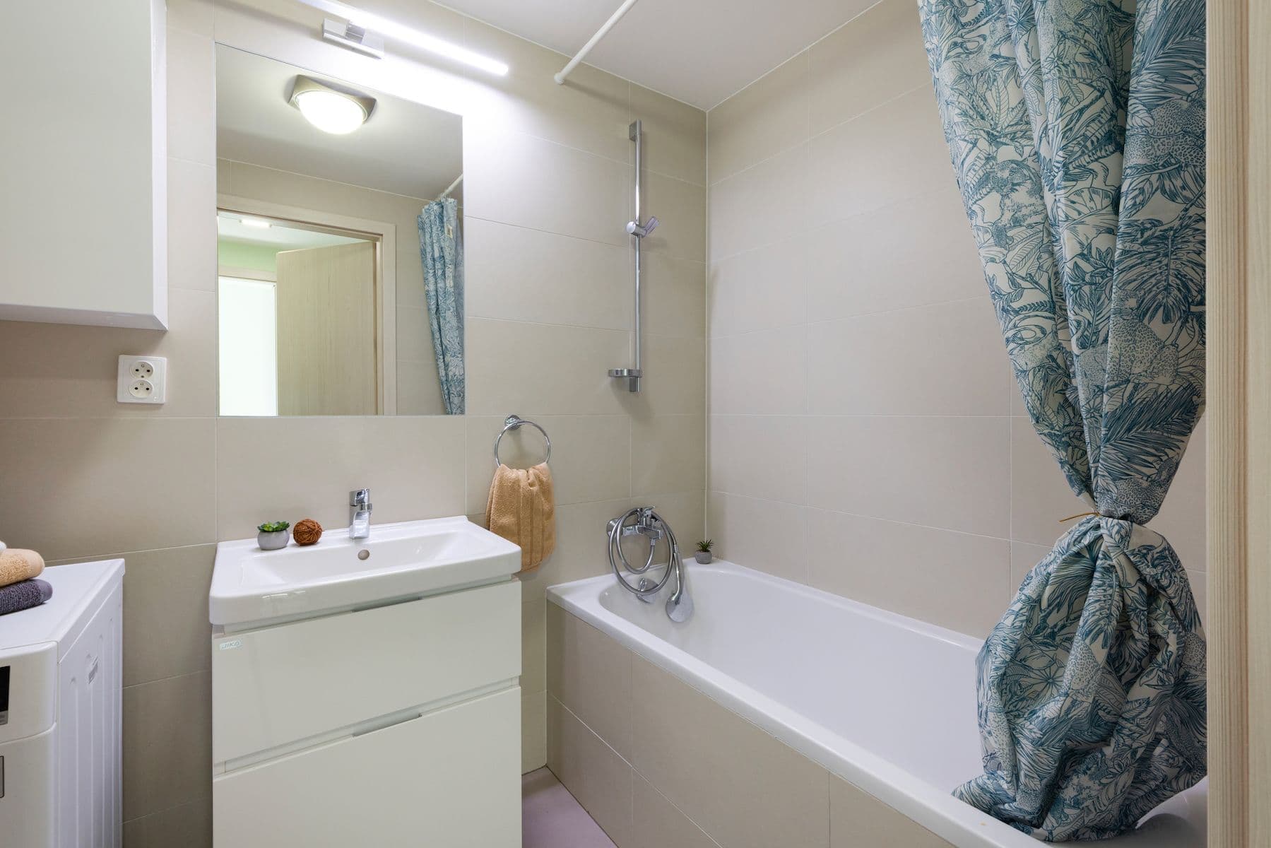 Predaj bytu 3-izbový 56 m², Hlaváčkova, Praha, Praha Predaj bytu 3-izbový 56 m², Hlaváčkova, Praha, Praha