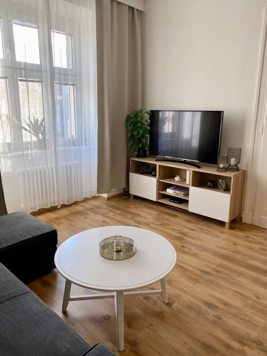 Prenájom bytu 2-izbový 80 m², Gorkého, Bratislava - mestská časť Staré Mesto, Bratislavský kraj Prenájom bytu 2-izbový 80 m², Gorkého, Bratislava - mestská časť Staré Mesto, Bratislavský kraj