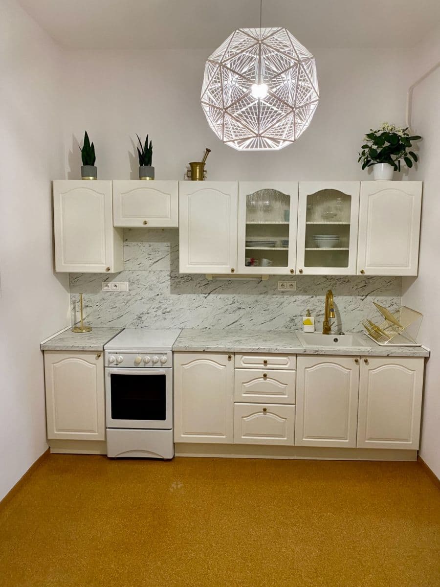 Prenájom bytu 2-izbový 80 m², Gorkého, Bratislava - mestská časť Staré Mesto, Bratislavský kraj Prenájom bytu 2-izbový 80 m², Gorkého, Bratislava - mestská časť Staré Mesto, Bratislavský kraj