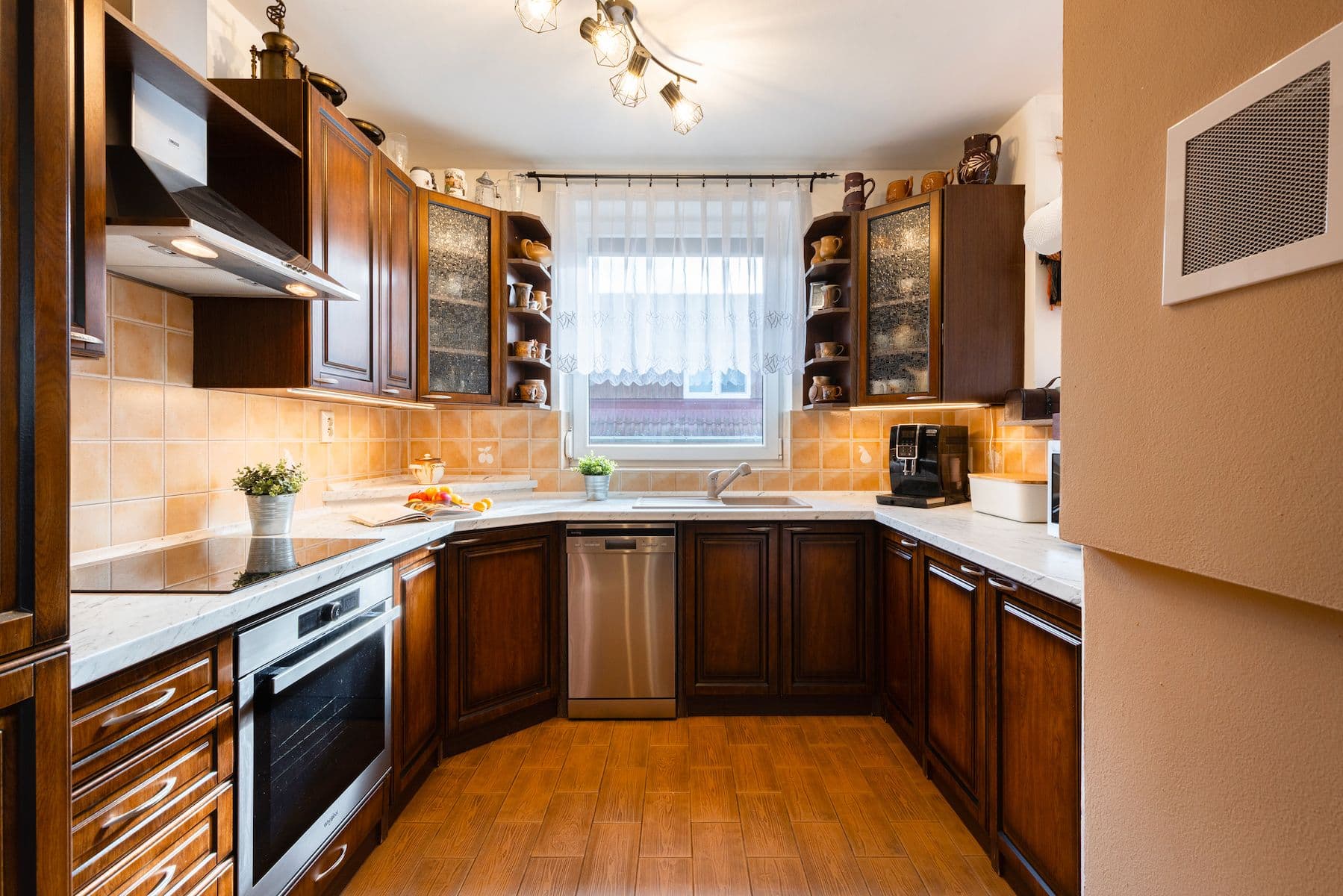 Predaj domu 92 m², pozemek 1.453 m², Benešov, Středočeský kraj Predaj domu 92 m², pozemek 1.453 m², Benešov, Středočeský kraj