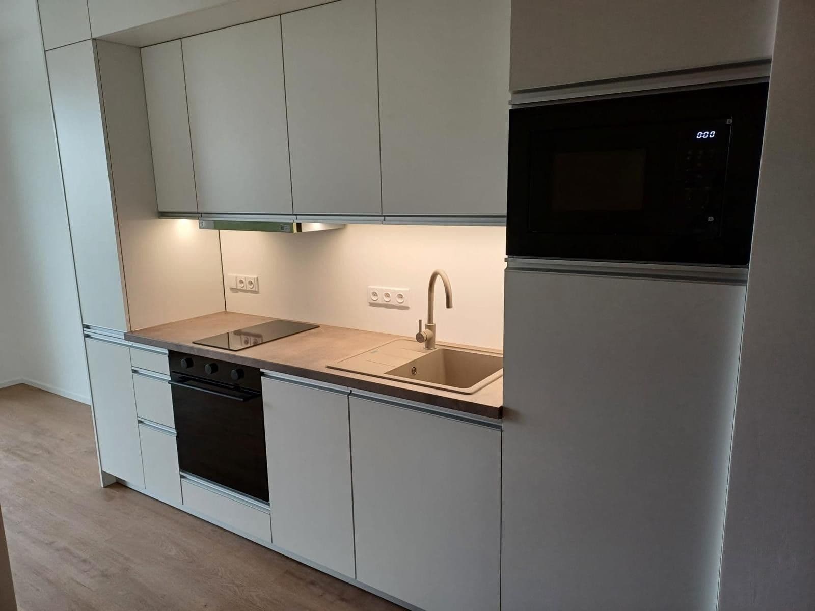 Prenájom bytu 1-izbový 38 m², třída Generála Píky, Brno, Jihomoravský kraj Prenájom bytu 1-izbový 38 m², třída Generála Píky, Brno, Jihomoravský kraj