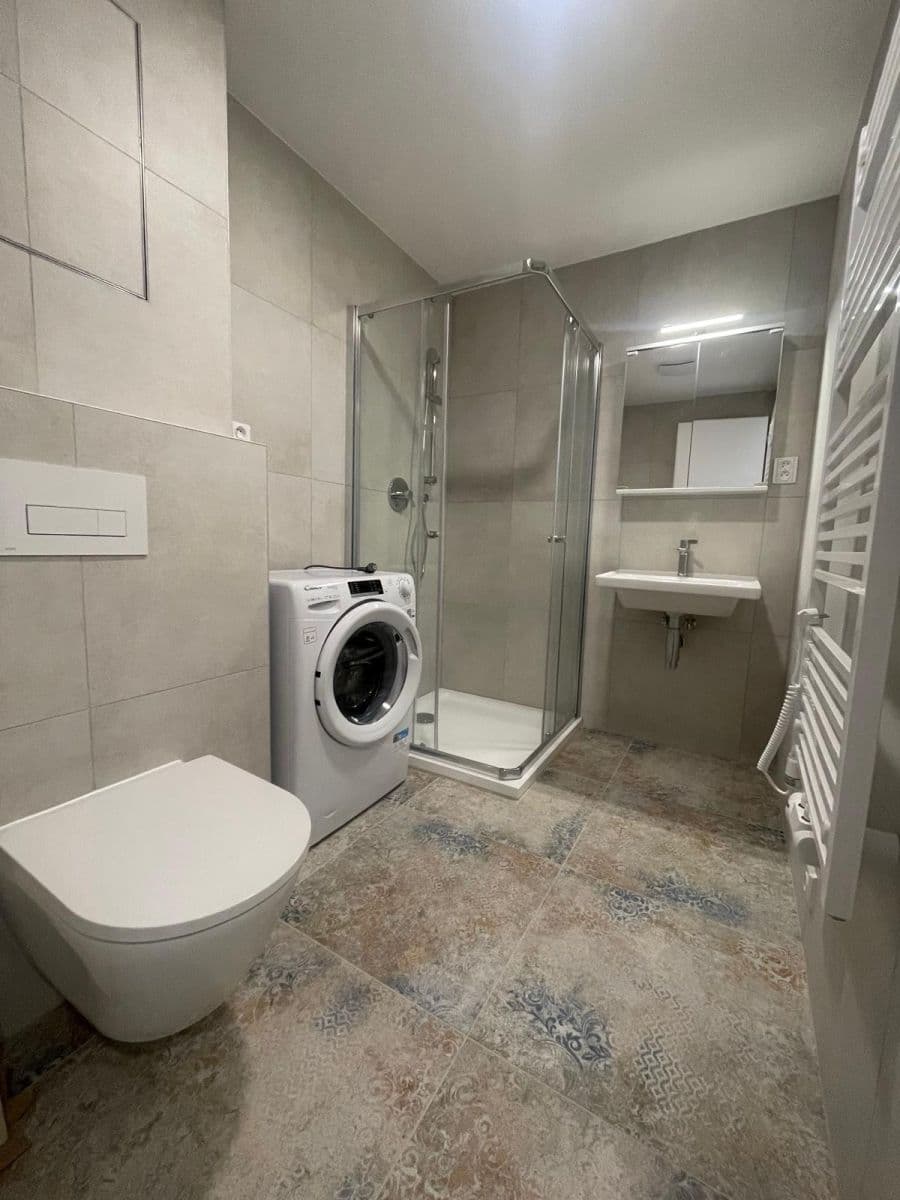 Prenájom bytu 1-izbový 38 m², třída Generála Píky, Brno, Jihomoravský kraj Prenájom bytu 1-izbový 38 m², třída Generála Píky, Brno, Jihomoravský kraj