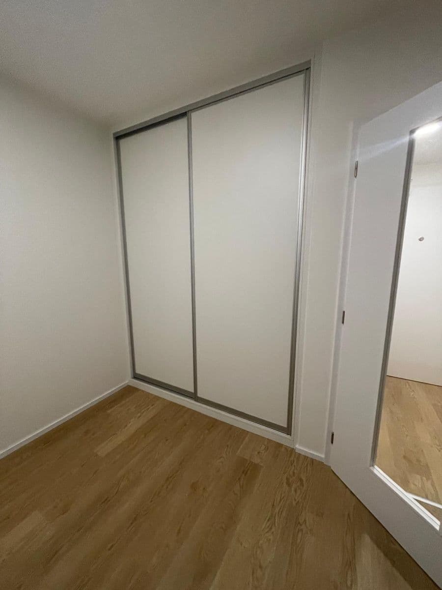 Prenájom bytu 1-izbový 38 m², třída Generála Píky, Brno, Jihomoravský kraj Prenájom bytu 1-izbový 38 m², třída Generála Píky, Brno, Jihomoravský kraj