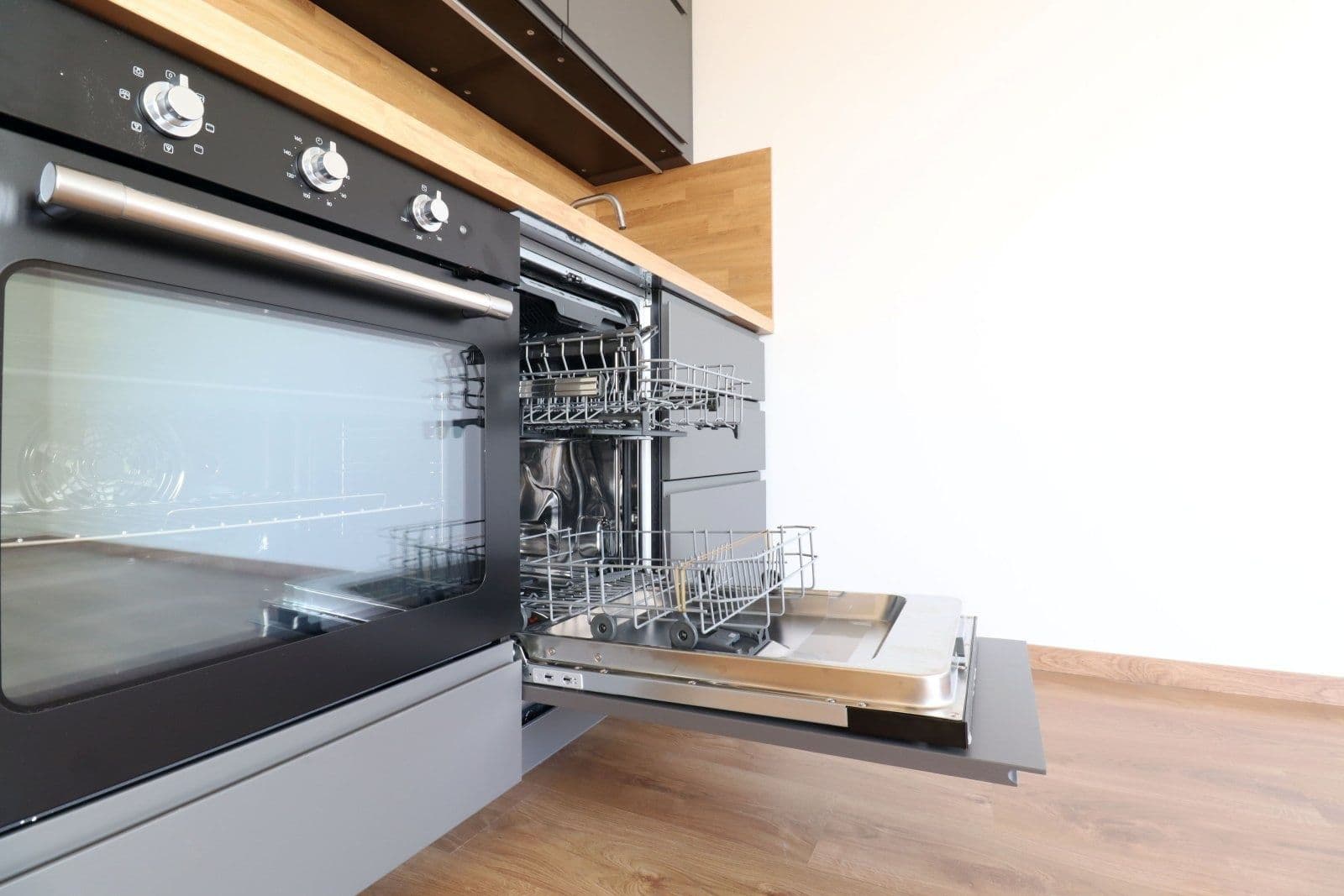 Prenájom bytu 2-izbový 48 m², náměstí Olgy Scheinpflugové, Praha, Praha Prenájom bytu 2-izbový 48 m², náměstí Olgy Scheinpflugové, Praha, Praha